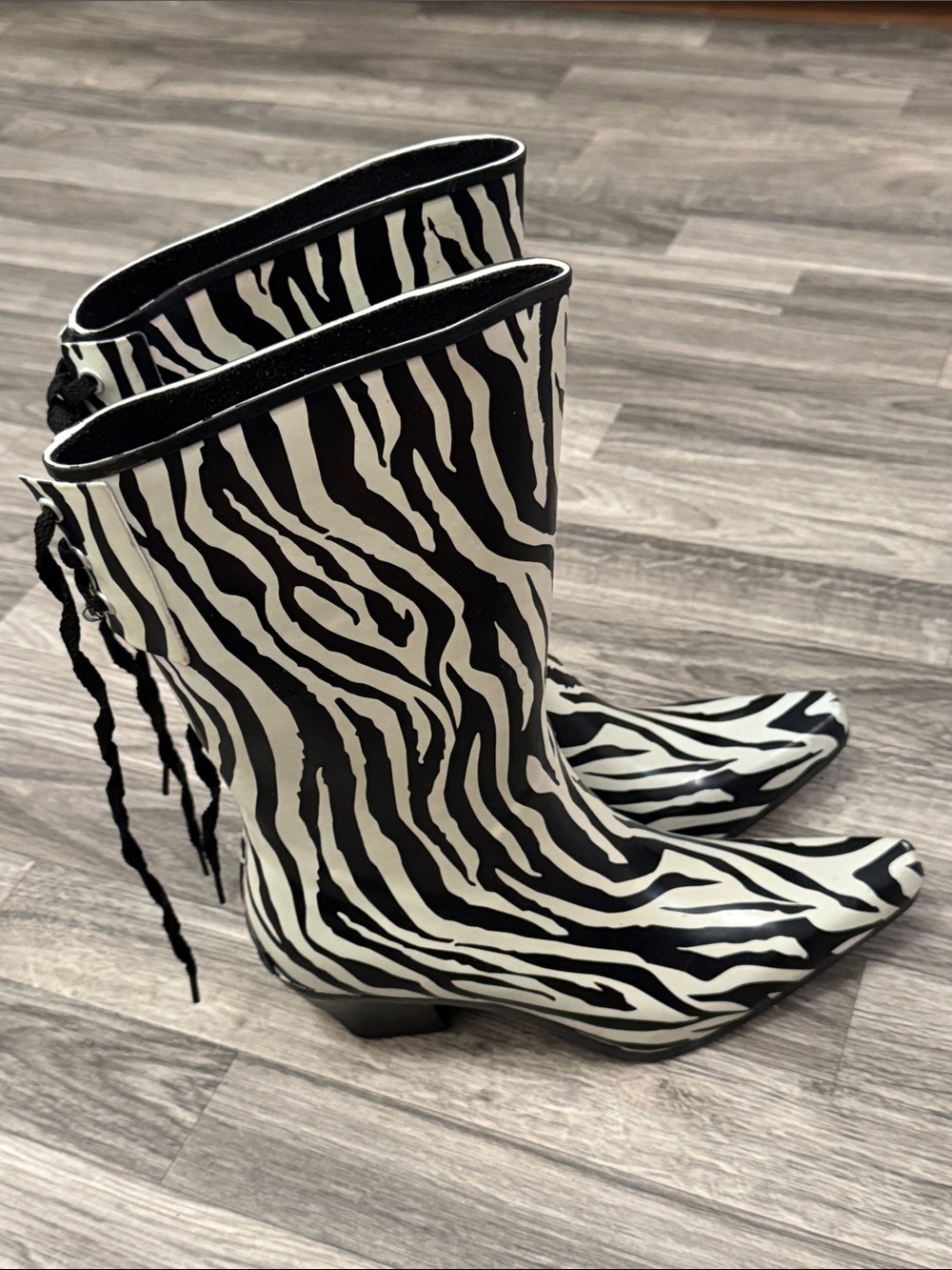 Corkys zebra print heeled rain boots women’s sz 9
